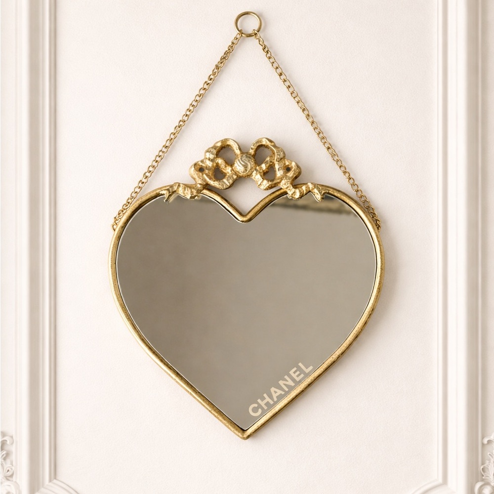 Luxury Gold Heart Mirror